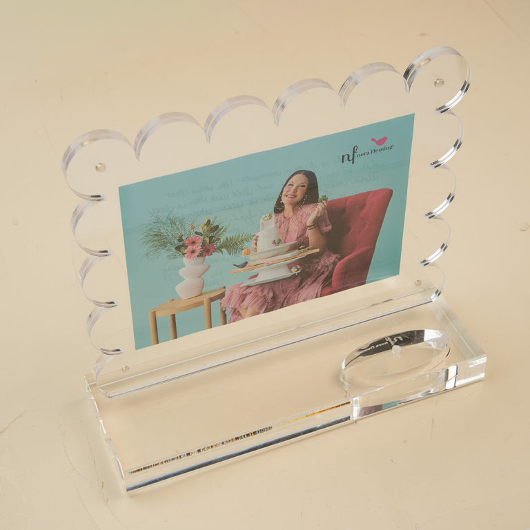 Clearly Nora Scalloped Frame (CLR01)